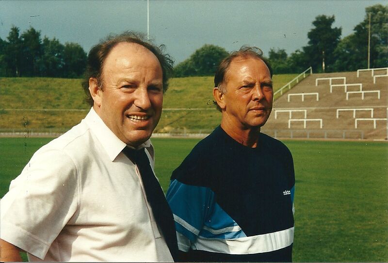 Datei:Schmidt Paul Co-Trainer 1987 88 links Heinz Hofer.jpg